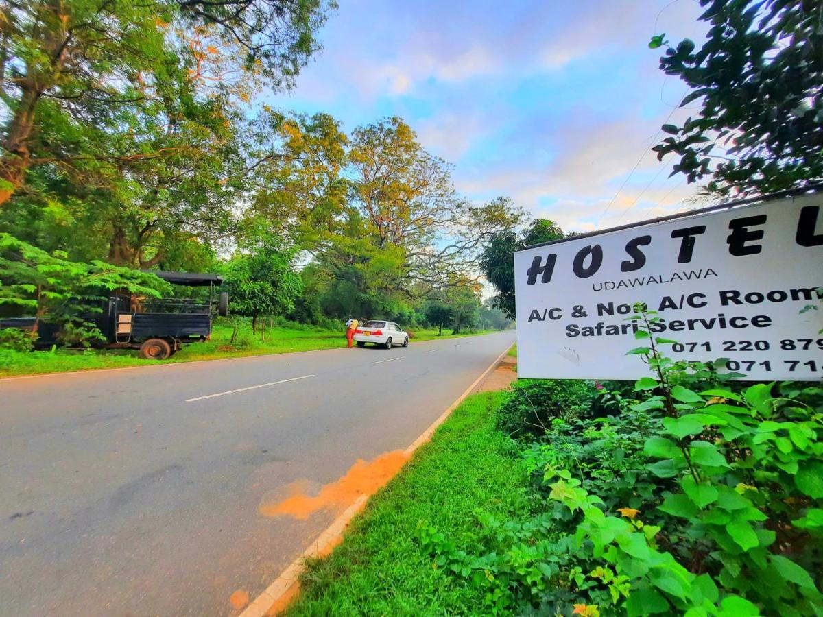 Hostel -In Frant Of The National Park- Удавалаве Екстериор снимка